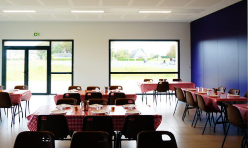 Salle polyvalente, Seine-Maritime, Normandie. Atelier Cosme Architecture. Vue intérieure et cloison amovible
