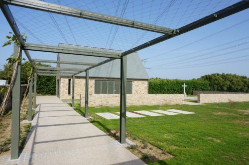 Cimetière de Flamanville - sous la pergola