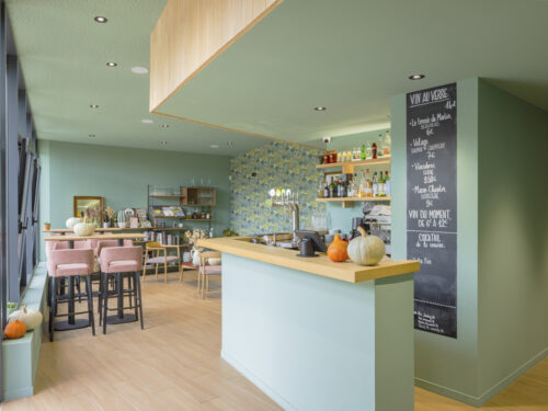 Restaurant Le Skali vue de l'entrée et du bar
Atelier Cosme Architecture
Crédit photo : Guillaume Guérin